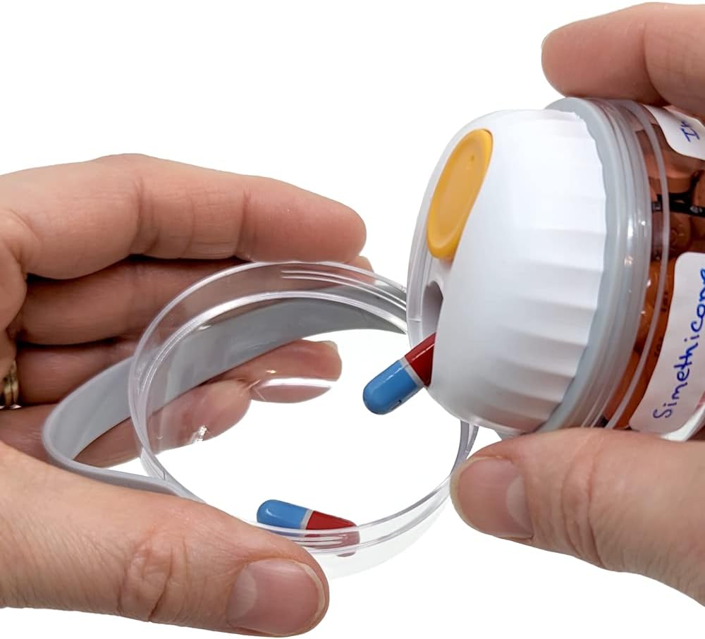 mini-pill-dispenser-organizer-bottle-dai-2.jpg