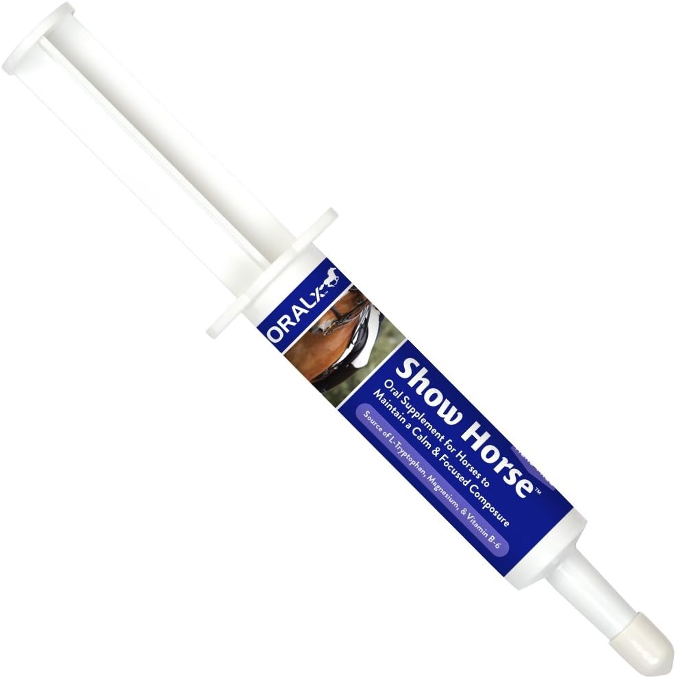 Show Horse. Bezrastová pasta pre kone. L-Tryptofán, vitamíny a minerály, ktoré pomáhajú udržať pokoj, sústredený pokoj počas podujatí a dopravy. Easy-dose injekčná striekačka. 1.2 Oz. USA-Made.