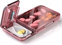 Travel Pill Organizátor s pilulkou Cutter Splitter, 4 Compartments Pill Case, Malá pilulka pre vreckové Purse, Denné pilulky kontajner držať vitamíny Cod Liver Oil Doplnky, Medicine Planner (Pink)