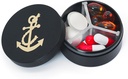Malá tabletka Prípad 3 Compartments, Metal Round Prenosné pilulky Box, Nepremokavé cestovné pilulky Organizátor, vrecková Purse Medicine Vitamínový držiak EDC Kontajner (čierna s kotvou)